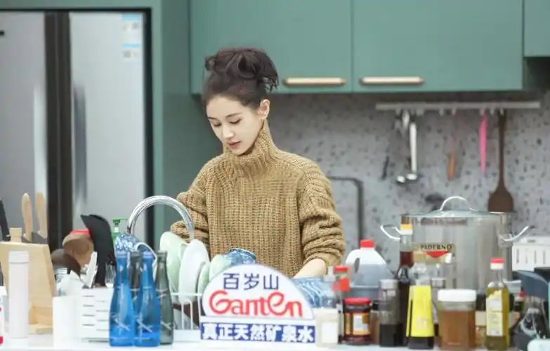 王子文《怦然再心动》穿搭科普