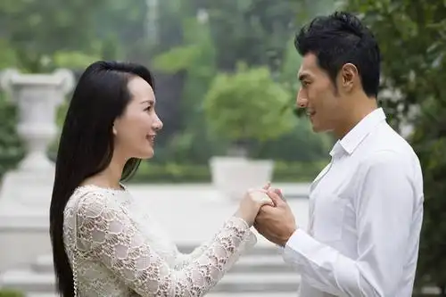 室外,白天,侧面,爱情,旅游,度假,快乐,幸福,北京,中国,亚洲,节日,浪漫