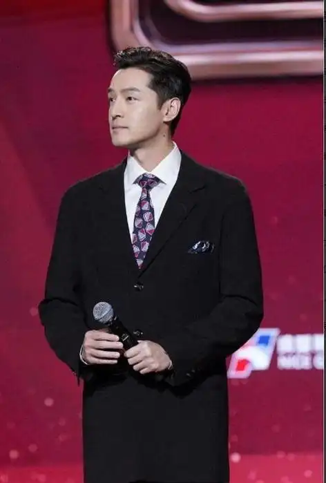 胡歌,张颂文同台不同框,马伊琍"失态"惹争议,游本昌笑解尴尬