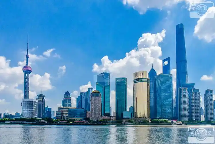 蓝天白云下上海外滩的城市风光|外滩|蓝天|风光_新浪新闻
