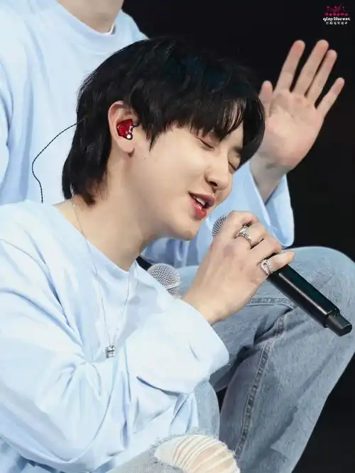 早安,灿烈@real__pcyyyyy    91招新公告朴灿烈_loeypark