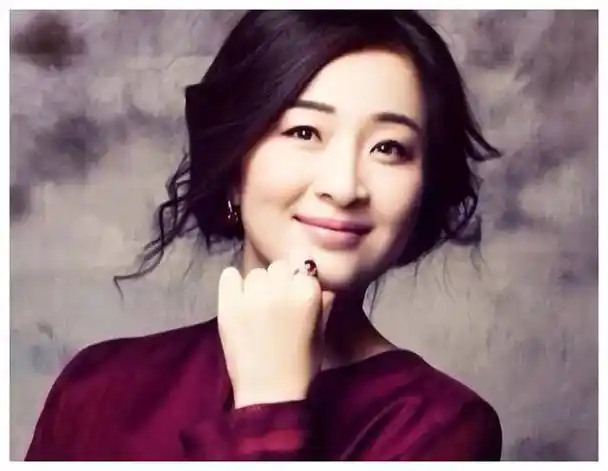 张嘉译前妻颜值碾压现任二人分手成谜是凤凰男