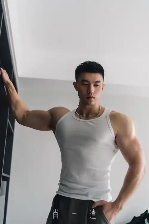 精壮帅气的四川男人,这身材怎能不让人爱呢?_网易订阅