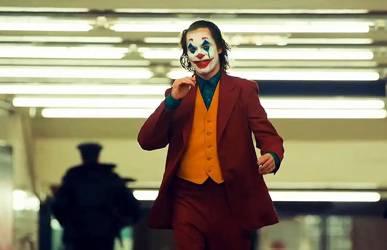 为了拍小丑杰昆菲尼克斯付出太多你看他瘦了多少斤