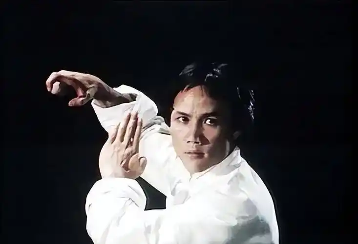 81《大侠霍元甲》幕后:黄元申拒演霍元甲,导演专门为他改了剧本_武侠