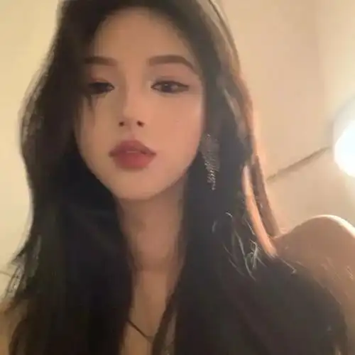 谁都是公主高冷御姐范头像