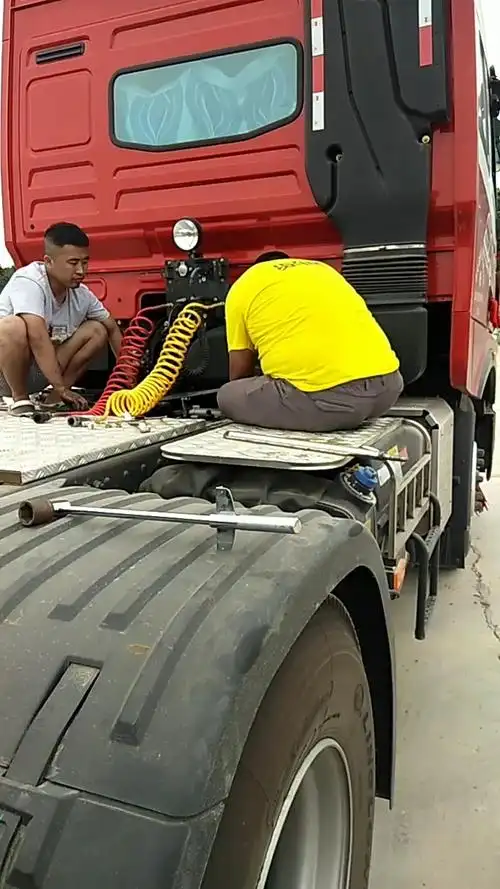 大车司机变身全能修理工