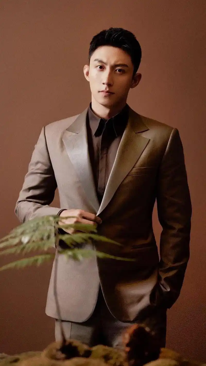动人心魄的男人#黄景瑜 #西装杀 #向全世界安利 - 抖音