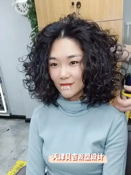 适合发量少头发贴头皮的女士宝妈首选发型