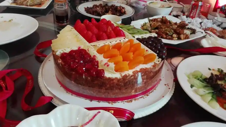 发小齐聚生日会～2018年2月25日相聚金快杰餐厅