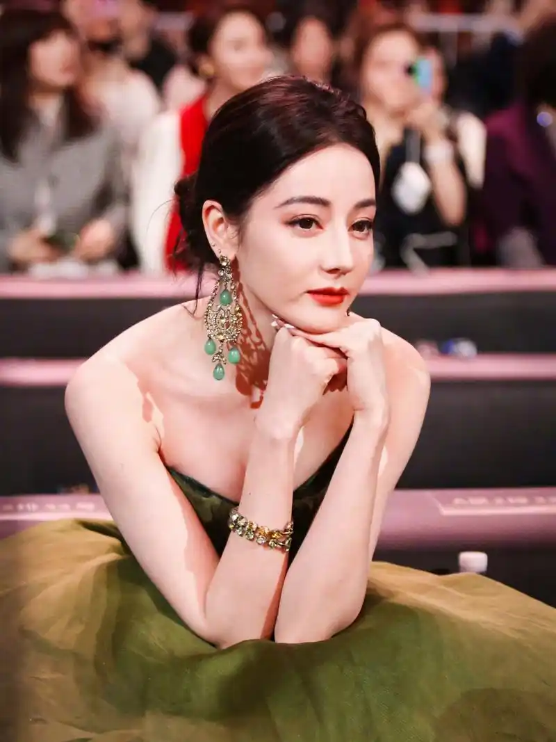 迪丽热巴:优雅公主