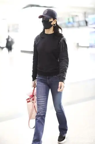 刘涛走路内八字视频,杨幂内八字怎么那么厉害