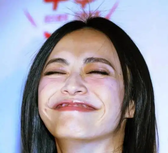 姚晨的大嘴是否动过整容手术这张照片坐实了