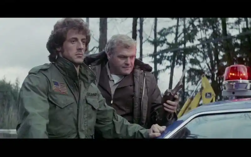 电影《第一滴血》深度解读(8)兰博军刀背后的秘密