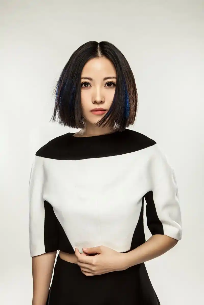 (姚贝娜)2015年1月16日,著名青年歌手姚贝娜因病医治无效离开了人世