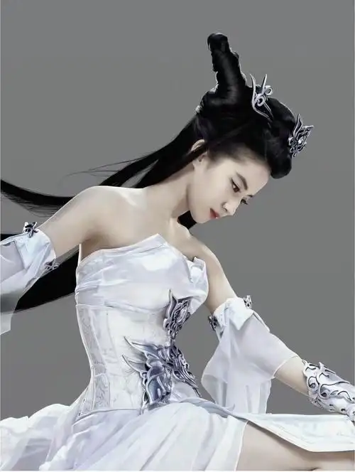 我就是从刘亦菲代言倩女幽魂游戏开始粉上的.