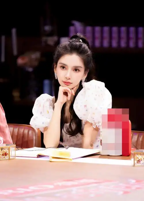 angelababy 杨颖综艺新造型:半扎发高马尾甜美似公主
