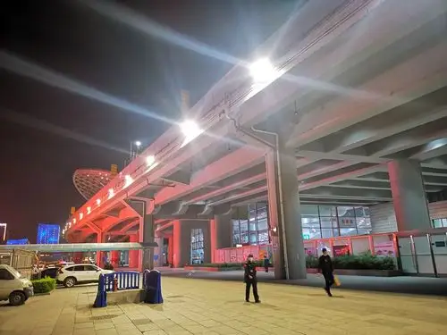 广州南站的夜晚更加璀璨因为