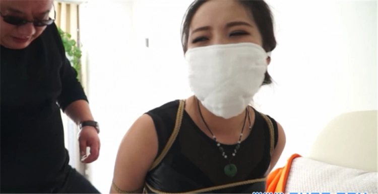 美女堵嘴口罩调情全脱脂纱布口罩防尘加厚口罩纯棉情趣口罩可水洗