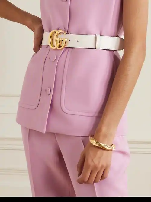 gucci黑白logo款腰带穿搭借鉴