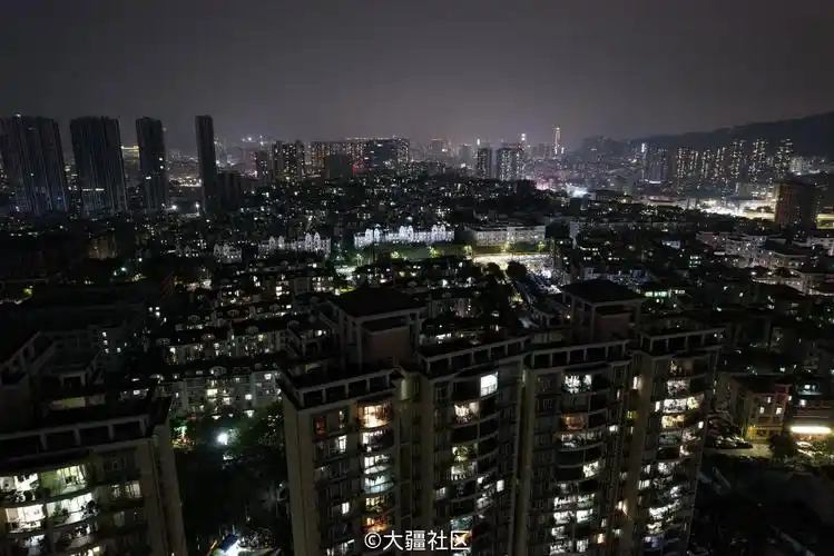 小区夜景