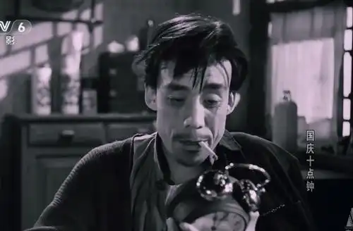 电影《国庆十点钟》故事,惊险悬疑中,回顾60多年前国庆节