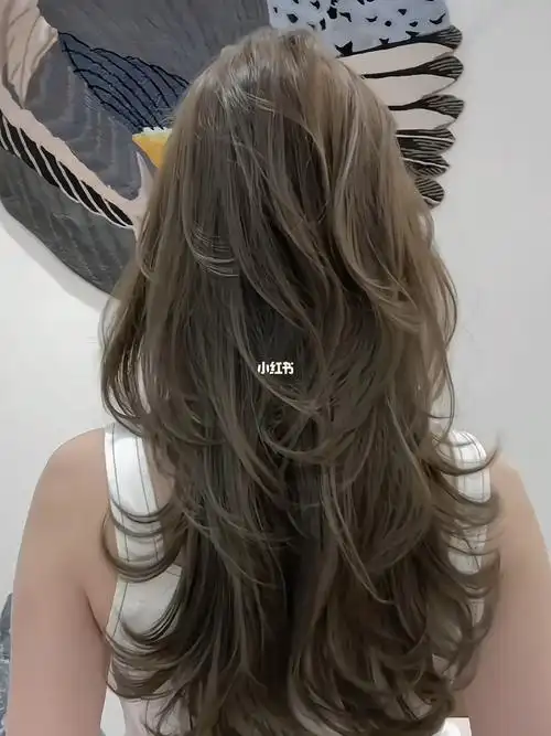 显高颅顶7015～u型发尾高层次中长发～9595|||73高层次发型