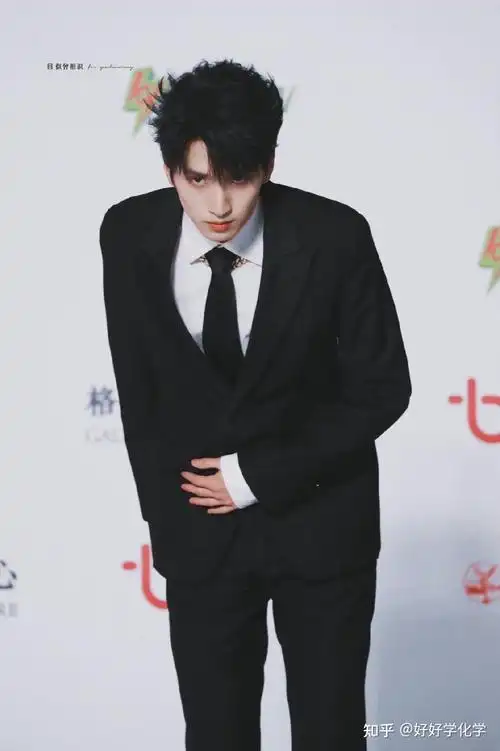 如何评价严浩翔