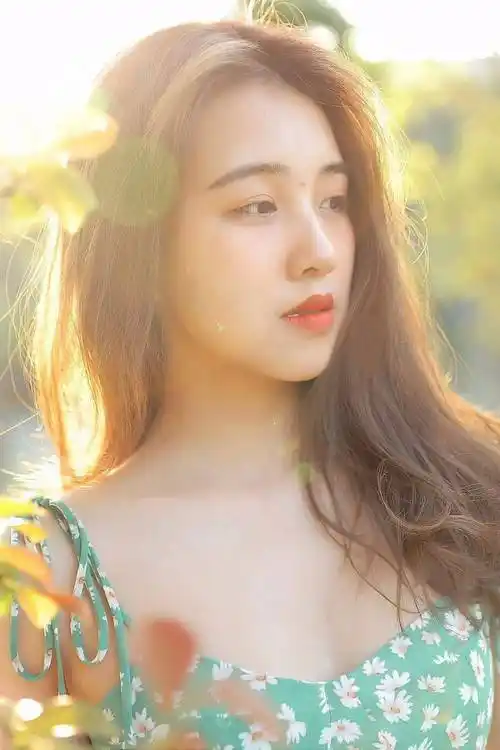 4个技巧,5个姿势,日常生活照也能上镜自然_人物_动作_镜头