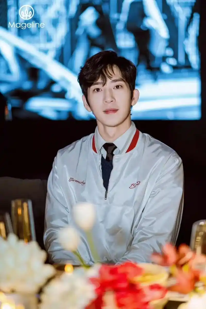 w年度盛典#井柏然 #白敬亭 - 抖音