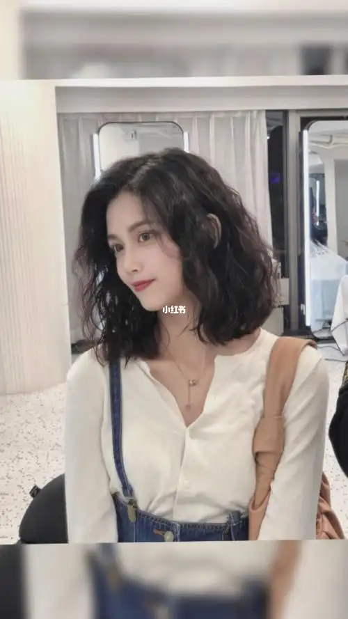 圆脸女孩必备减龄显脸小的法式卷发昆明烫发