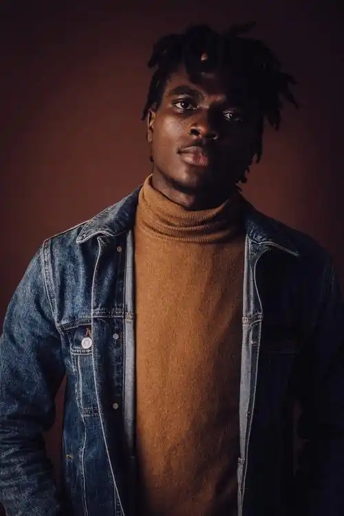 黑人男人嘻哈脏辫高清肖像图片