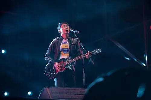 新裤子乐队2019昆明草莓音乐节彭磊赵梦