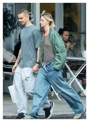 罗密欧贝克汉姆与米娅颠覆连线感情万像手牵手告别