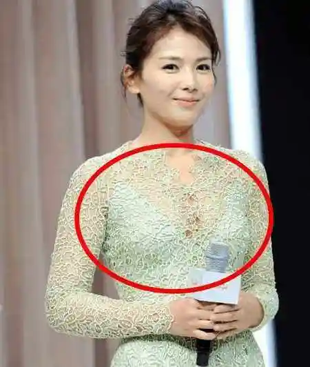 刘涛封面深v迷人 大半都露出来了