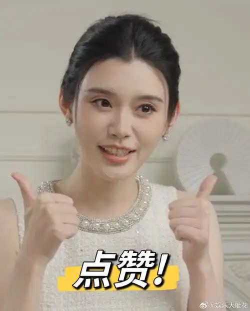 和小朋友互动超有爱,温暖的笑容很难不喜欢啊～不愧是你奚梦瑶,工作