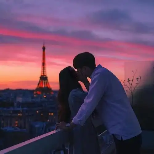 浪漫深情接吻情侣头像图片