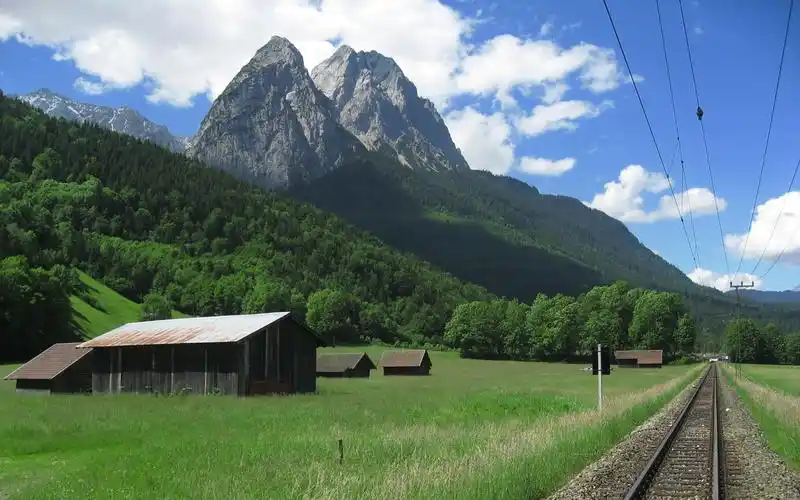 本本啦壁纸 | 每日壁纸 | 14寸高清笔记本电脑桌面壁纸 | 美女壁纸