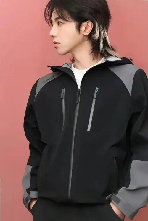 华晨宇狼尾挑染好绝#想留长头发了,什么时候我也可以有这么多头发