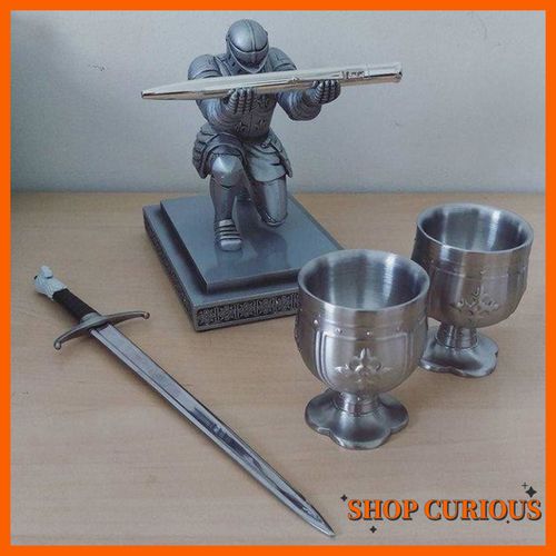 【奇妙商店】创意单膝下跪骑士笔架 文具桌面装饰摆件 男生礼物