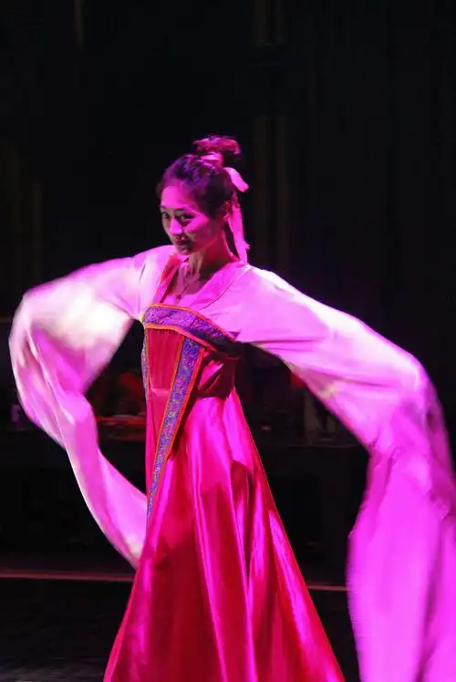 汉代宫女翩翩起舞