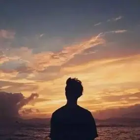 qq头像男生背影帅气