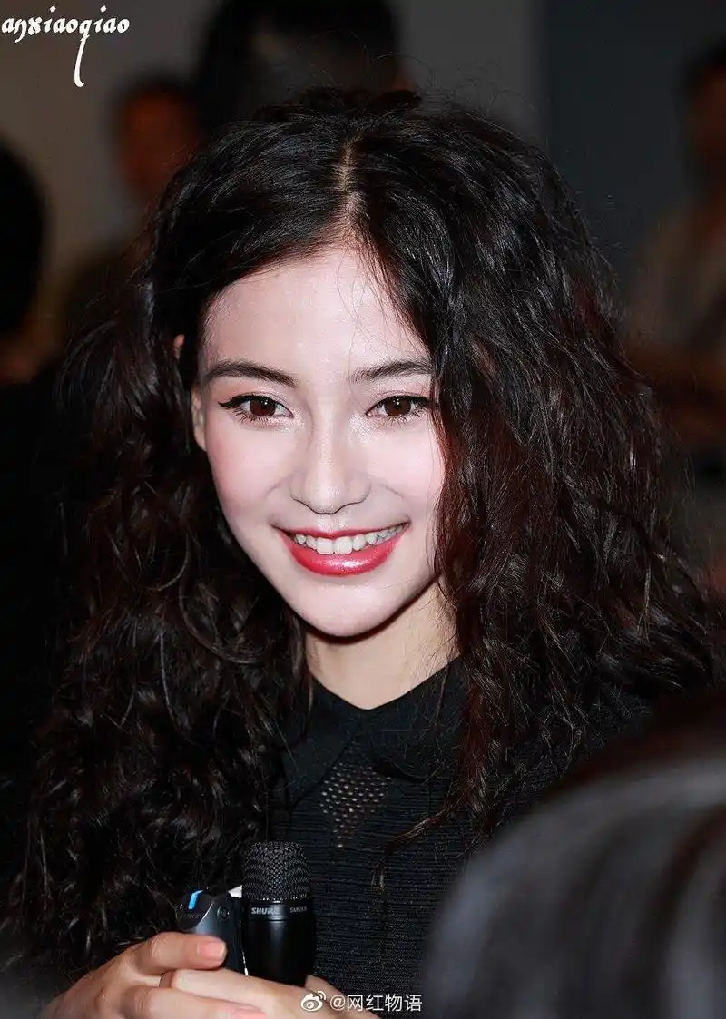 angelababy这组旧图的羊毛卷造型有hold住吗?