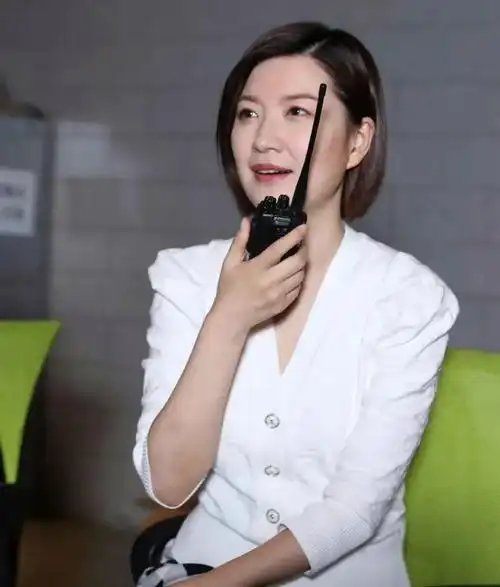 东方卫视美女主持陈蓉,因丑闻被迫转幕后,恐无望回归前台主持