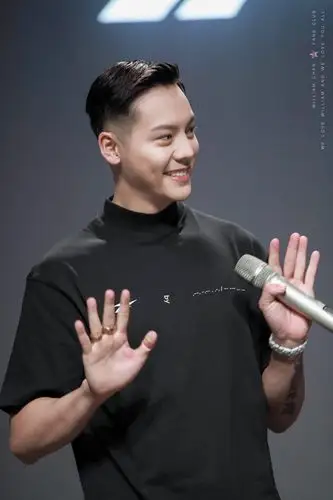 陈伟霆粉丝后援会的照片   微相册