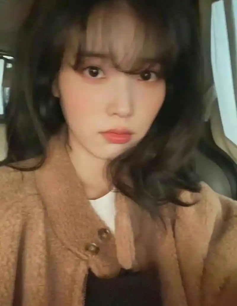 iu李知恩日常照合集.舒服耐看的颜与清甜淡雅的气质