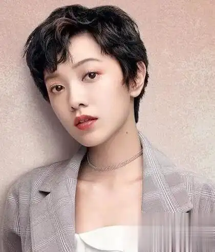 郭采洁短发发型 清爽洒脱显独特个性