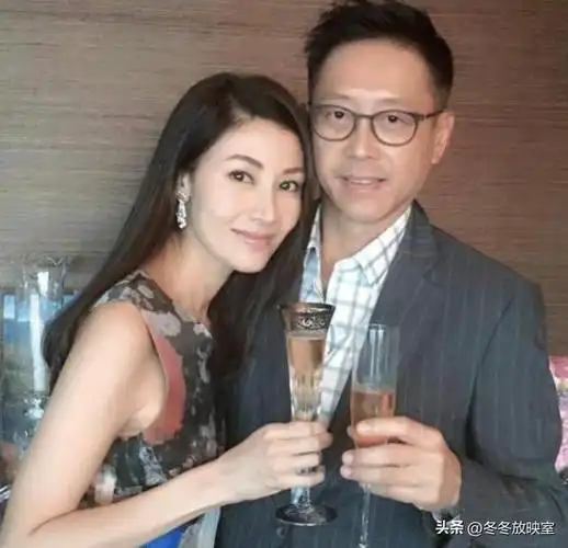 这一次,躺在病危重症室的李嘉欣,让我们看到了什么叫"现世报"|倪震