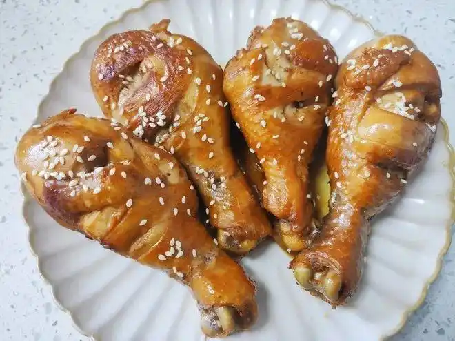 百吃不厌的蒜香鸡腿,孩子吵着天天吃的做法