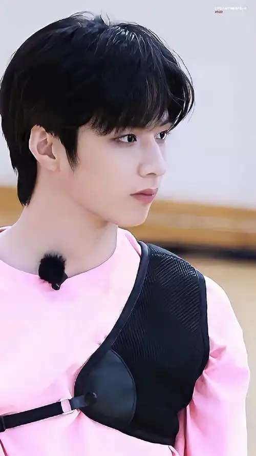 刘耀文全场mvp##刘耀文夏日运动会饭拍